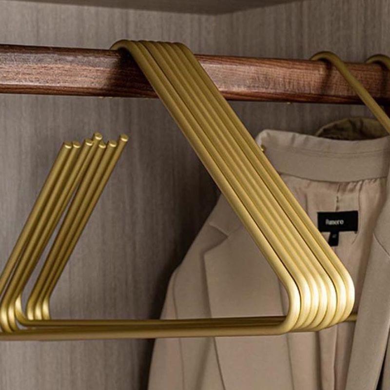 Arwen Triangle Hangers